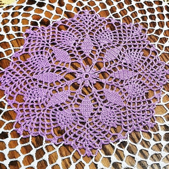 New Hand Crafted Pineapple doily, Violet, Maize, & White, 18 1/2" - Picture 3 of 3